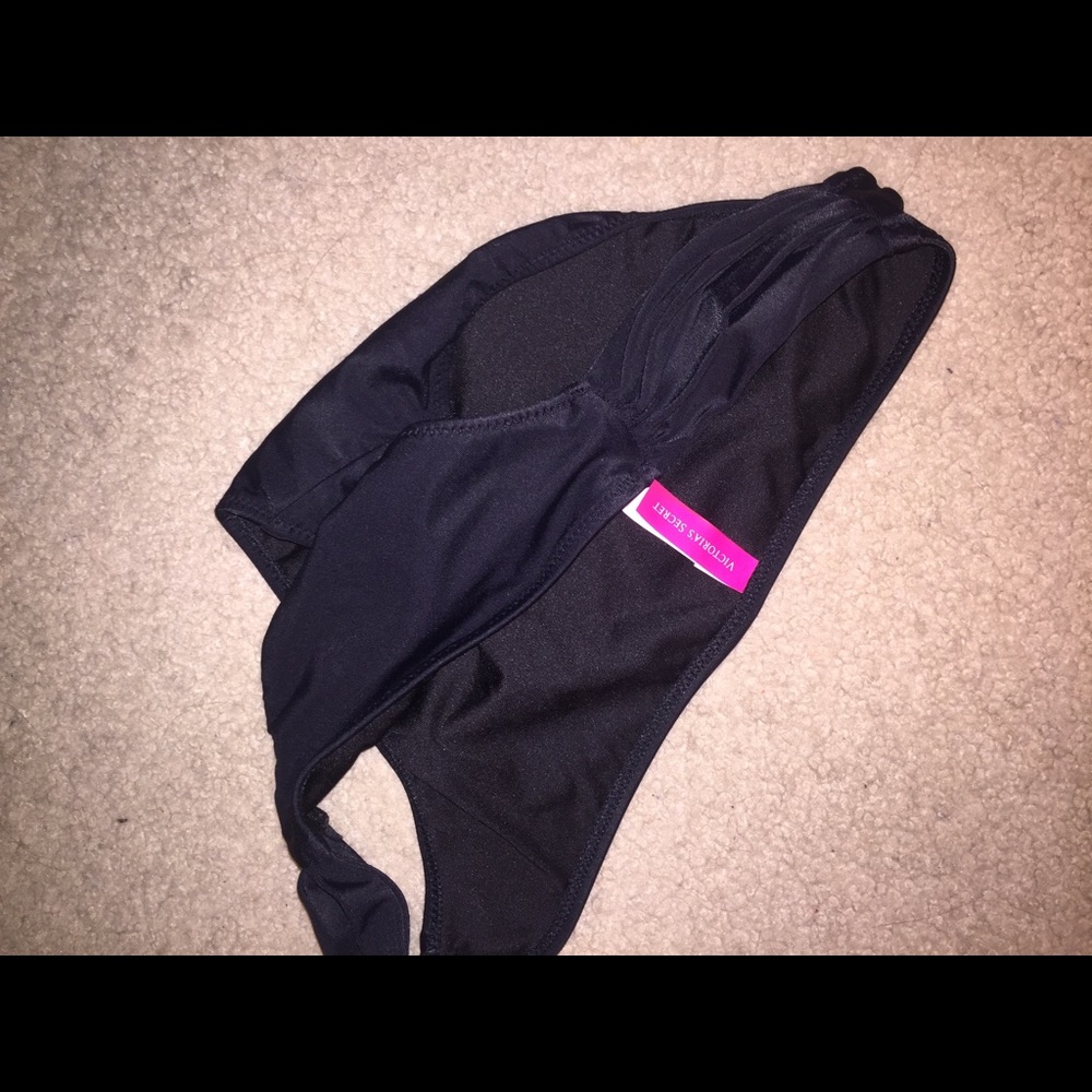 NWOT Victoria’s Secret BLACK BIKINI BOTTOMS (small
